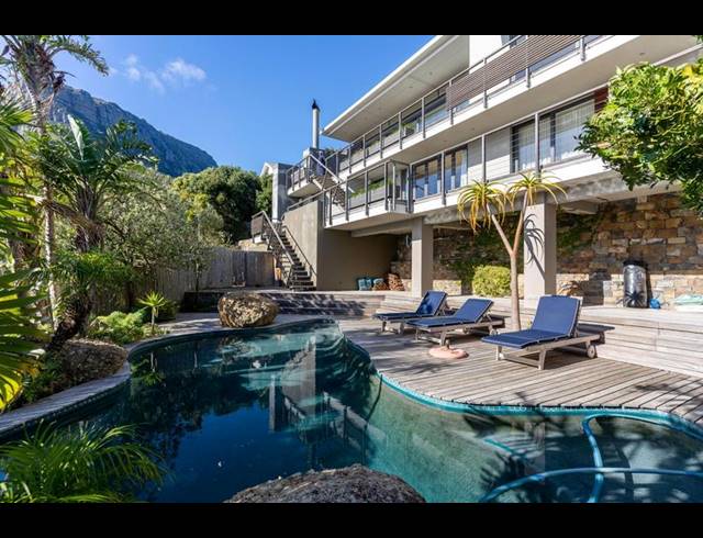 4 BEDROOM HOUSE FOR SALE IN LLANDUDNO